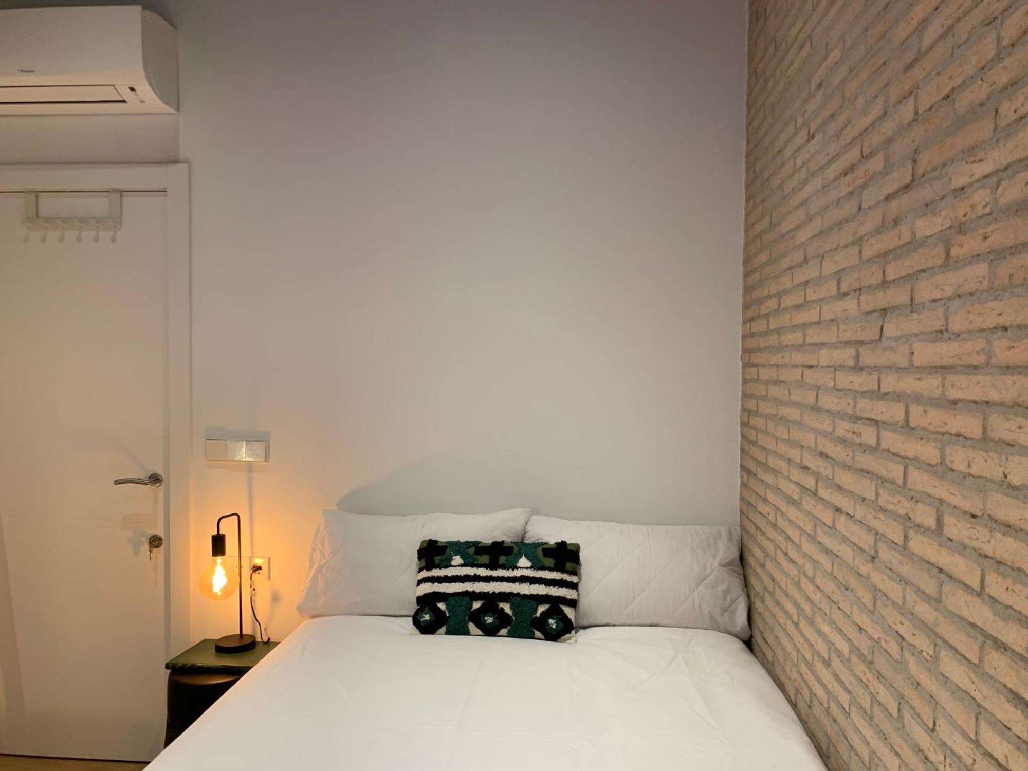La Reina Beach Rooms バレンシア エクステリア 写真